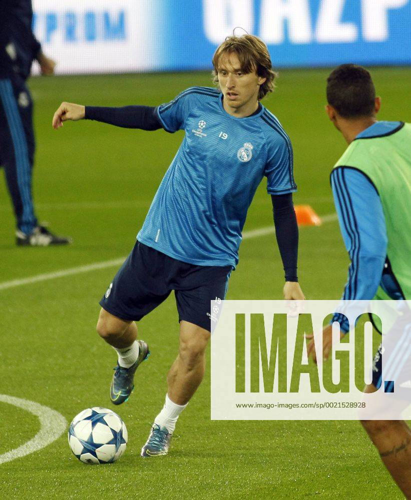 Real Madrid training session at PSG stadium before the Champions League match. In this picture, Modric. RIVEROx