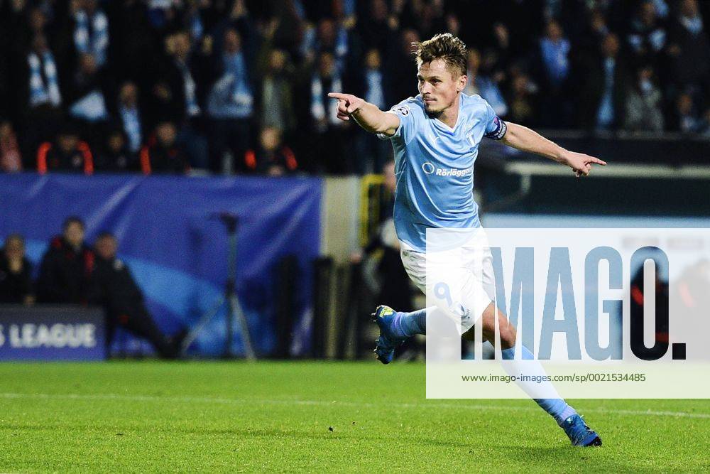 Fußball, Champions League, Malmö FF - Shakhtar Donetsk 151021 Malmö FFs Markus Rosenberg 1-0 - Champions League, Malmö FF vs Shakhtar Donetsk 21 oktober 2015 in Malmö. PETTERxARVIDSON BB151021PA085