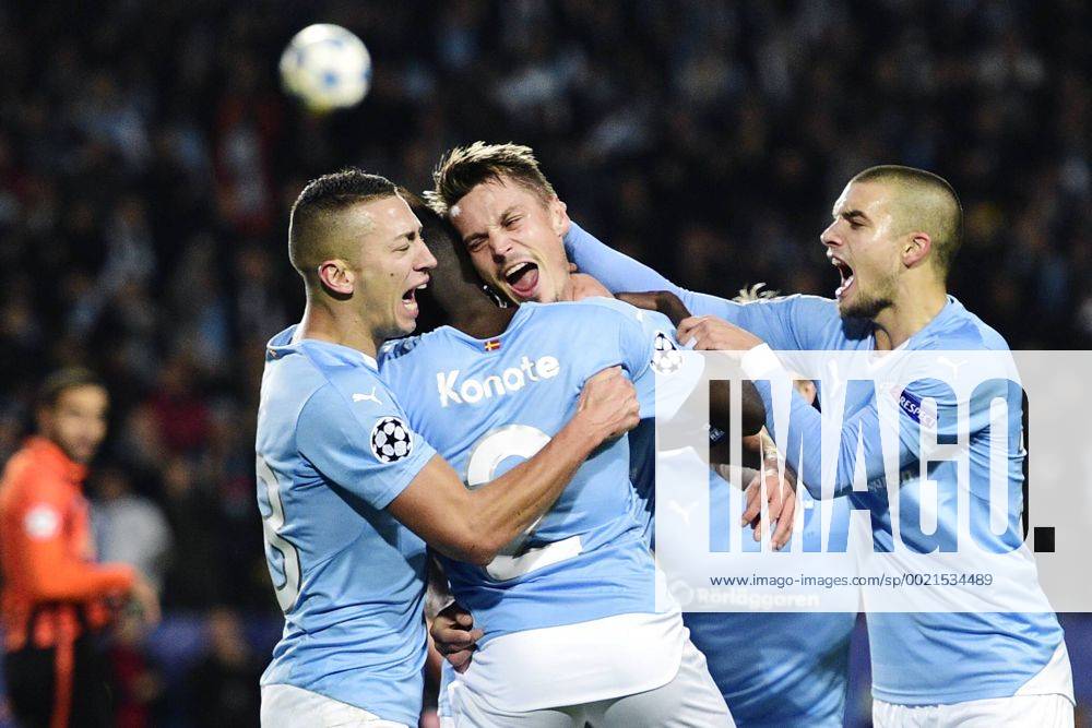 Fußball, Champions League, Malmö FF - Shakhtar Donetsk 151021 Jubel Malmö FF nach dem 1:0 durch Markus Rosenberg - Champions League, Malmö FF vs Shakhtar Donetsk 21 oktober 2015 in Malmö. PETTERxARVIDSON BB151021PA089
