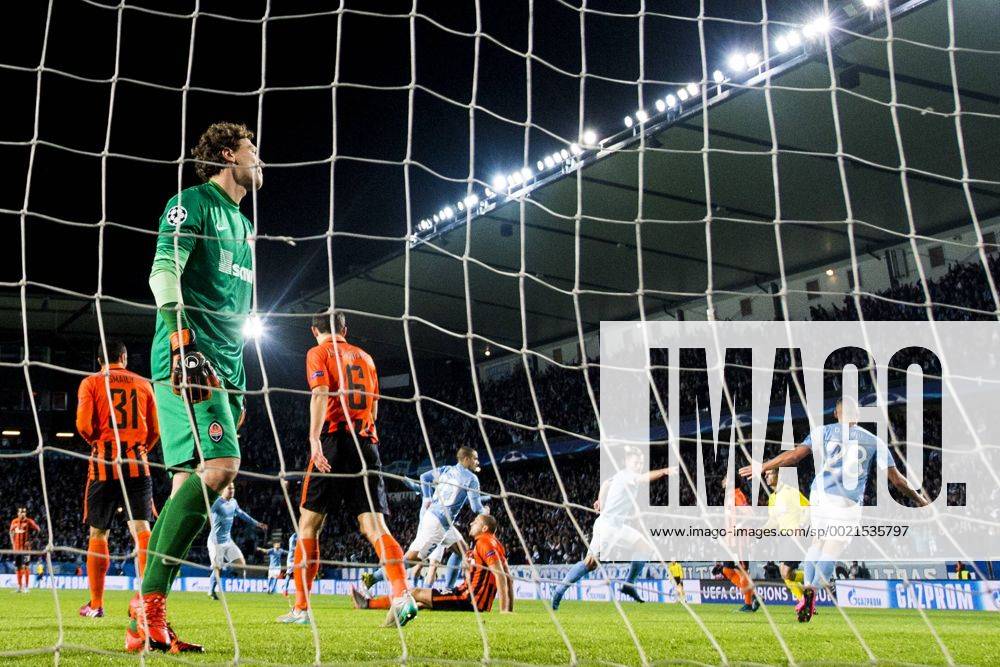 Shakhtar Donetsks Andriy Pyatov nach dem 1-0 - Champions League, Malmö FF vs Shakhtar Donetsk 21 oktober 2015 in Malmö. PETTERxARVIDSON BB151021PA129