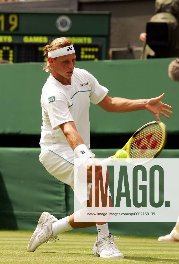 David Nalbandian (Argentinien) - Rückhand Tennis Herren All England Championships 2006, Grand Slam, ATP Tour Einzelbild Wimbledon London Tennis Herren All England Championships 2006, Grand Slam, ATP Tour Einzelbild Wimbledon London