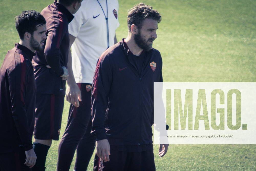 Nov. 3, 2015 - Rome, Italy - Daniele De Rossi (R) and Mialem Pjanic (L), AS Roma s players warm up during a training session, on the eve of the team s Champions League football match against Bayer Leverkusen.. , at the Trigoria training ground in the outskirts of Rome, on November 3, 2015 Champions League; training As Roma - ZUMAn230