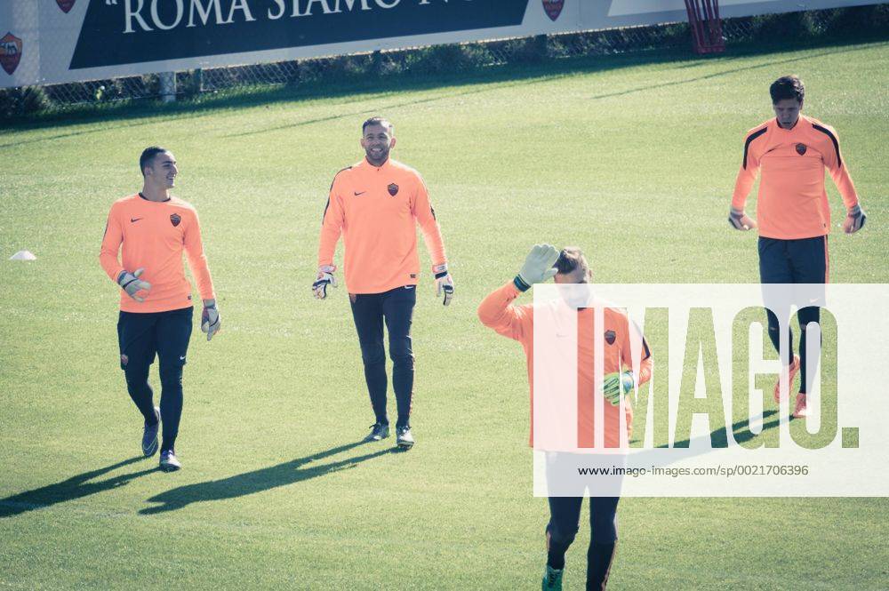 Nov. 3, 2015 - Rome, Italy - AS Roma s players warm up during a training session, on the eve of the team s Champions League football match against Bayer Leverkusen. , at the Trigoria training ground in the outskirts of Rome, on November 3, 2015 Champions League; training As Roma - ZUMAn230