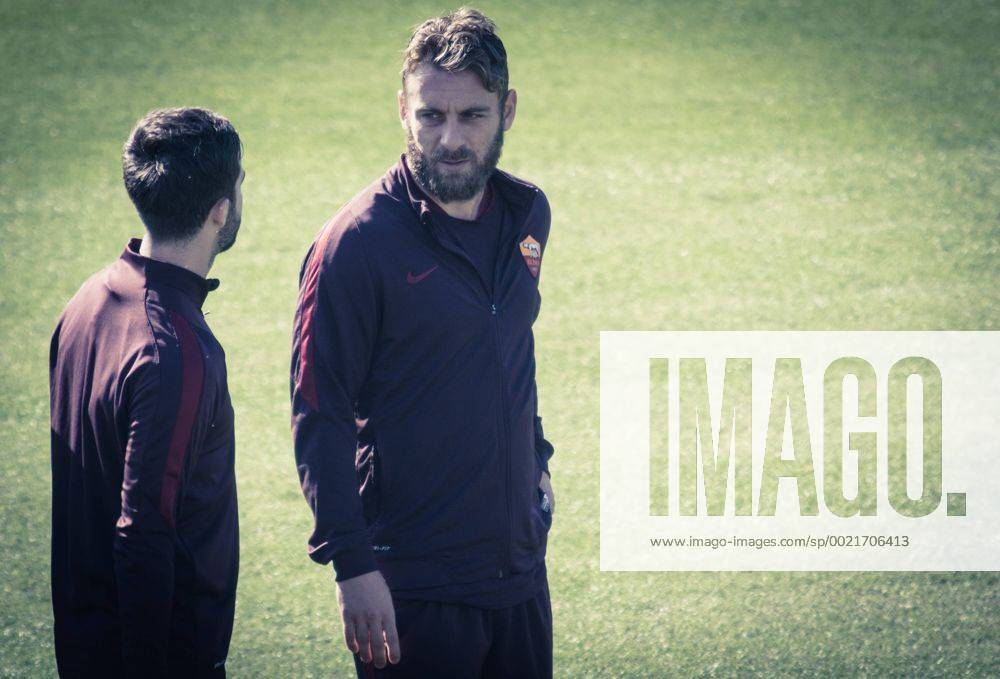 Nov. 3, 2015 - Rome, Italy - Daniele De Rossi, AS Roma s player, warm up during a training session, on the eve of the team s Champions League football match against Bayer Leverkusen.. , at the Trigoria training ground in the outskirts of Rome, on November 3, 2015 Champions League; training As Roma - ZUMAn230