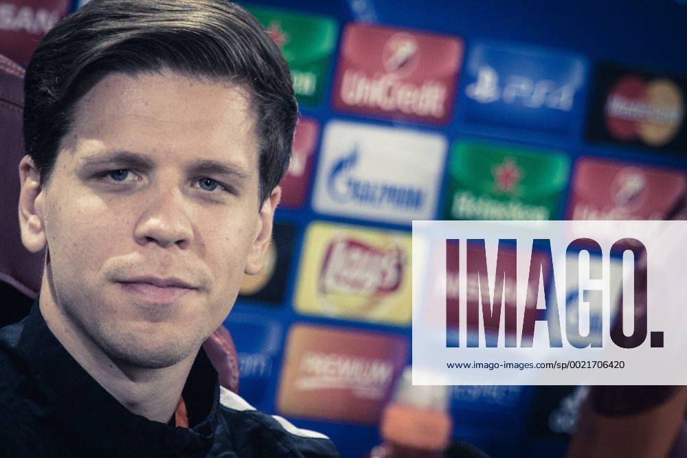 Nov. 3, 2015 - Rome, Italy - AS Roma s goalKeeper, Wojcech Szczesny, during press conference PK Pressekonferenz on the eve of the team s Champions League football match against FC Bayer Leverkusen, at the Trigoria training ground in the outskirts of Rome, on November 3, 2015 Champions League; training As Roma - ZUMAn230
