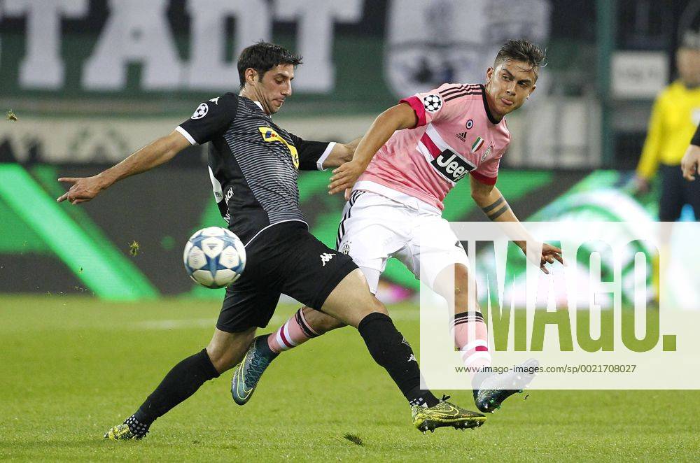 Lars Stindl (Bor. Moenchengladbach) (L) challenges Stefano Sturaro (Juventus Turin) during the Championsleague match between Borussia Moenchengladbach and Juventus Turin, Borussiapark in Moenchengladbach on November 3., 2015. Borussia Mönchengladbach vs. Juventus Turin in der Champions League der Saison 2015 2016 am 3. November 2015.