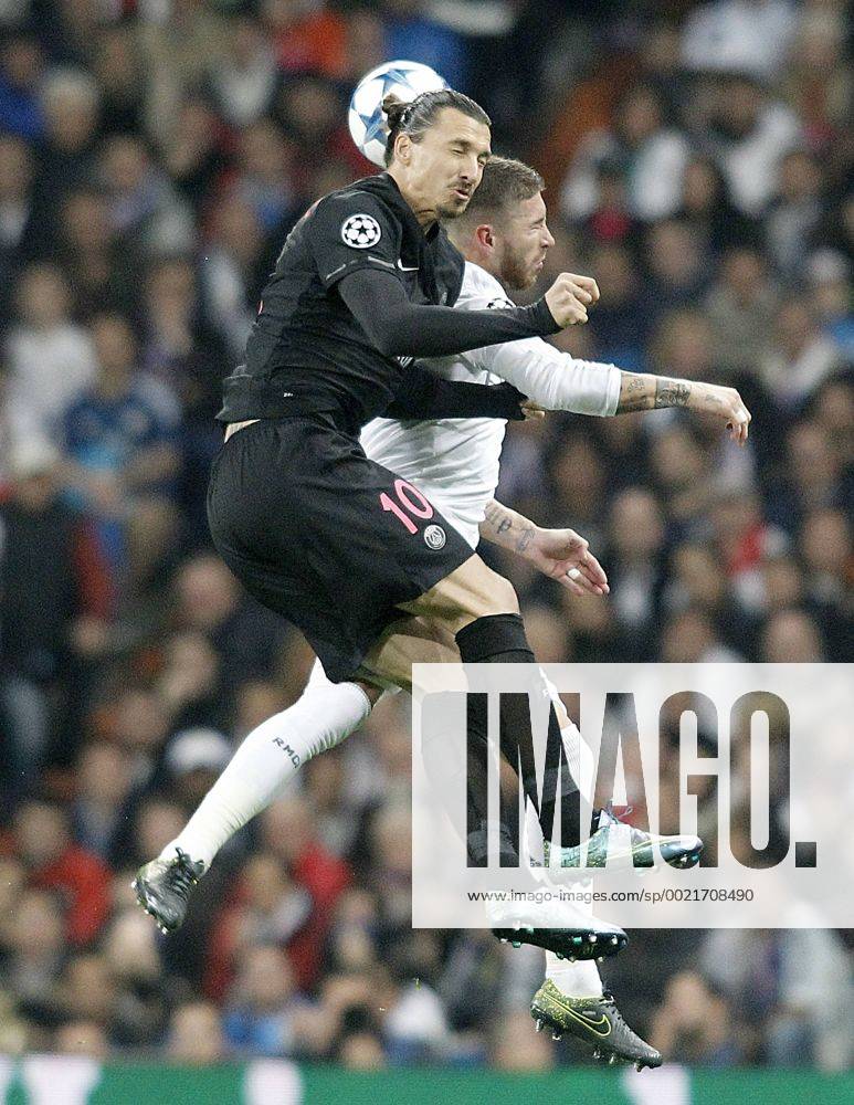 Fußball, Champions League, Real Madrid - Paris St. Germain Real Madrid s Sergio Ramos (r) and Paris Saint-Germain s Zlatan Ibrahimovic during Champions League 2014 2015 Semi-finals 2nd leg match. November 3,2015. (2015110302)