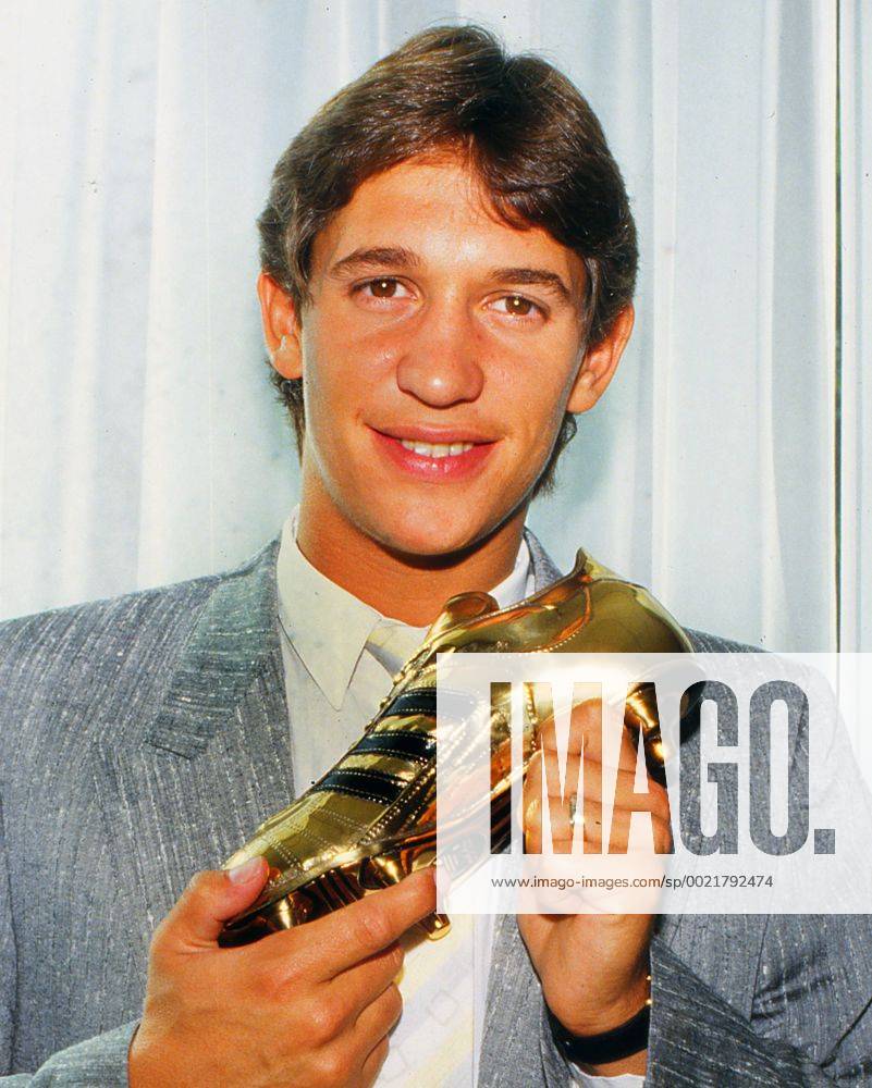 Football - 1986 Adidas Golden boot Award England s Gary Lineker receives the Adidas Golden boot Award for most goals scored in the World Cup in Mexico