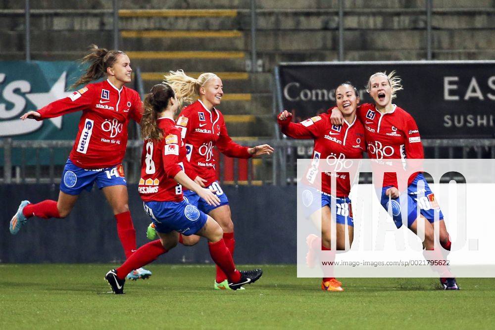 Fußball, Damen Champions League, KIF Örebro - Paris St. Germain 151111 Örebros Sanna Talonen jublar efter 1-0 under fotbollsmatchen i Womens Champions League mellan Kif Örebro och Paris SG den 11 november 2015 i Örebro.