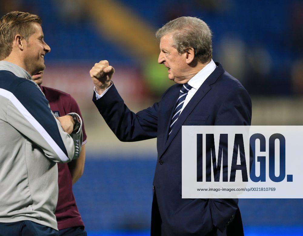England s Roy Hodgson looks on International Friendly Länderspiel - Spain vs England - Estadio Jose Rico Perez Stadium - Spain - 13th November 2015 - Picture David Klein Sportimage .