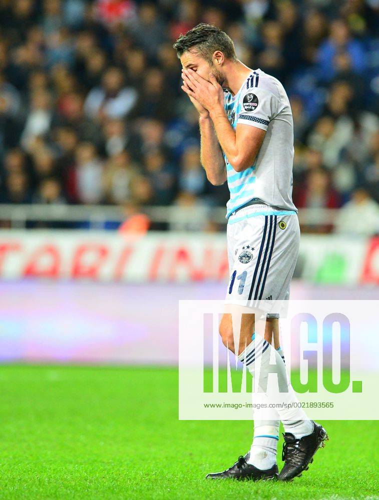 Turkey superlig match between Mersin Idman Yurdu and Fenerbahce in Mersin on November 21,2015. Final Score: Mersin Idman Yurdu 1 - Fenerbahce 3 Pictured: Robin van Persie of Fenerbahce.