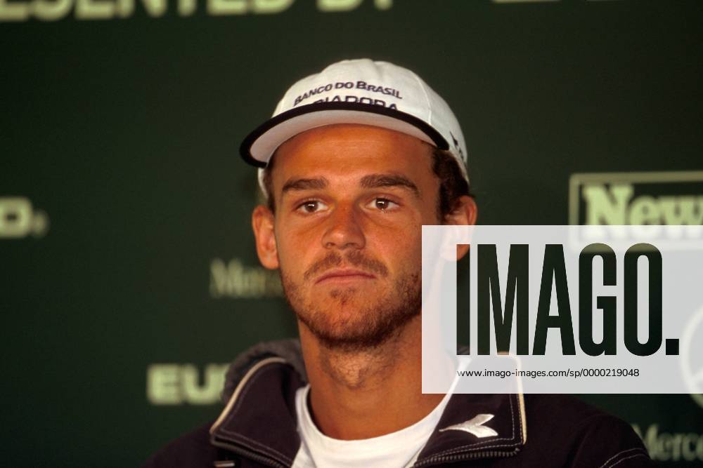 Gustavo Kuerten (Brasilien) während der Pressekonferenz Tennis Herren Eurocard German Open 2000, ATP-Tour, Masters Series, Sandplatzturnier, Sandplatztennis Porträt Am Rothenbaum Hamburg