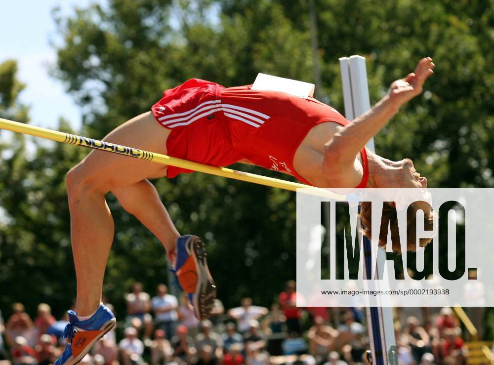 Roman Fricke (TSV Bayer 04 Leverkusen Deutschland) überquert die Latte Leichtathletik LM Herren Deutsche Meisterschaft 2006, Landesmeisterschaft, DM, Hochsprung, Einzelbild Ulm Leichtathletik LM Herren Deutsche Meisterschaft 2006, Landesmeisterschaft, DM, Hochsprung, Einzelbild Ulm