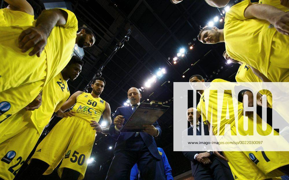 Basketball Berlin 02.12..2015 Eurocup Saison 2015 2016 Hauptrunde 8. Spieltag Alba Berlin - Le Mans Sarthe Basket Auszeit Sasa Obradovic (Alba Berlin, Trainer) Mitchell Watt (Alba Berlin, No.50) Alex King (Alba Berlin, No.07) Will Cherry (Alba Berlin, No.22) Akeem Vargas (Alba Berlin, No.11) Elmedin Kikanovic (Alba Berlin, No.09)