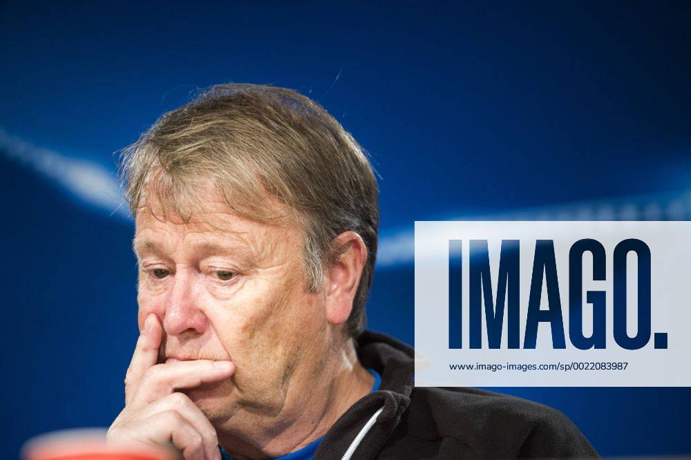 Fußball, Champions League, PK Malmö FF in Madrid 151207 Malmö FFs tränare ge Hareide under en träning och presskonferens den 7 december 2015 i Madrid.
