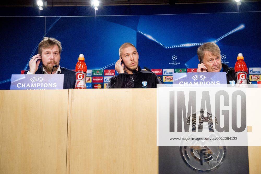 Malmö FFs kommunikationschef Peter hlander, Anton Tinnerholm och tränare ge Hareide under en träning och presskonferens den 7 december 2015 i Madrid.