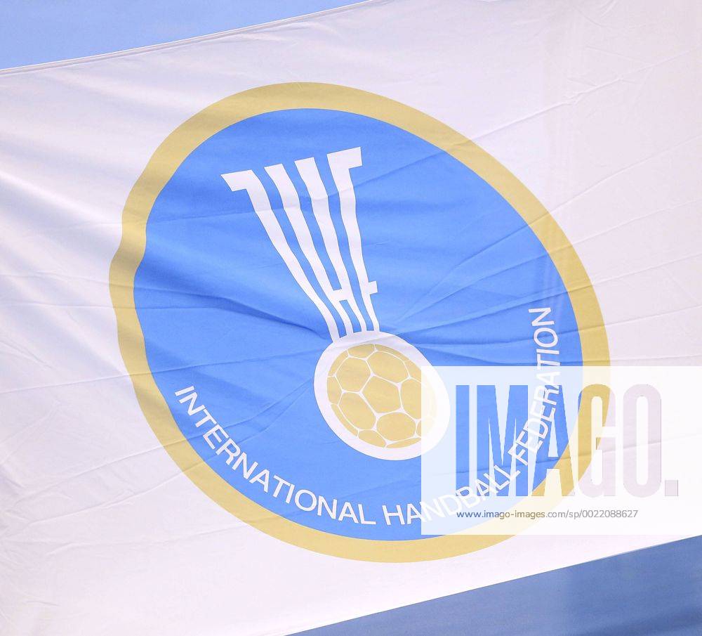 Foto : Fahne mit IHF Logo Handball Länderspiel am Mo. 07.12.2015 Deutschland - Argentinien
