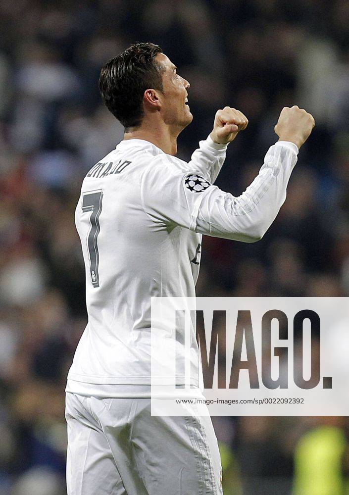 Partido de futbol entre el Real Madrid y el Malmo FF de la Champions League 2015 2016, celebrado en el estadio Santiago Bernabeu, en Madrid 08 12 2015. Soccer match between Real Madrid and Malmo FF of the 2015 2016 Champions League, held at the Santiago Bernabeu stadium, in Madrid 12 08 2015. Cristiano Ronaldo celebrate after scoring
