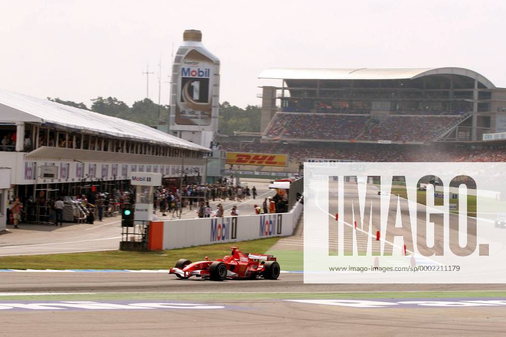 Michael Schumacher (Deutschland Ferrari) in seinem Boliden auf dem Hockenheimring Motorsport Grand Prix Herren Großer Preis von Deutschland 2006, Formel 1 Weltmeisterschaft, F1, F, GP, WM, Qualifying Totale Hockenheimring Hockenheim Motorsport Grand Prix Herren Großer Preis von Deutschland 2006, Formel 1 Weltmeisterschaft, F1, F, GP, WM, Qualifying Totale Hockenheimring Hockenheim
