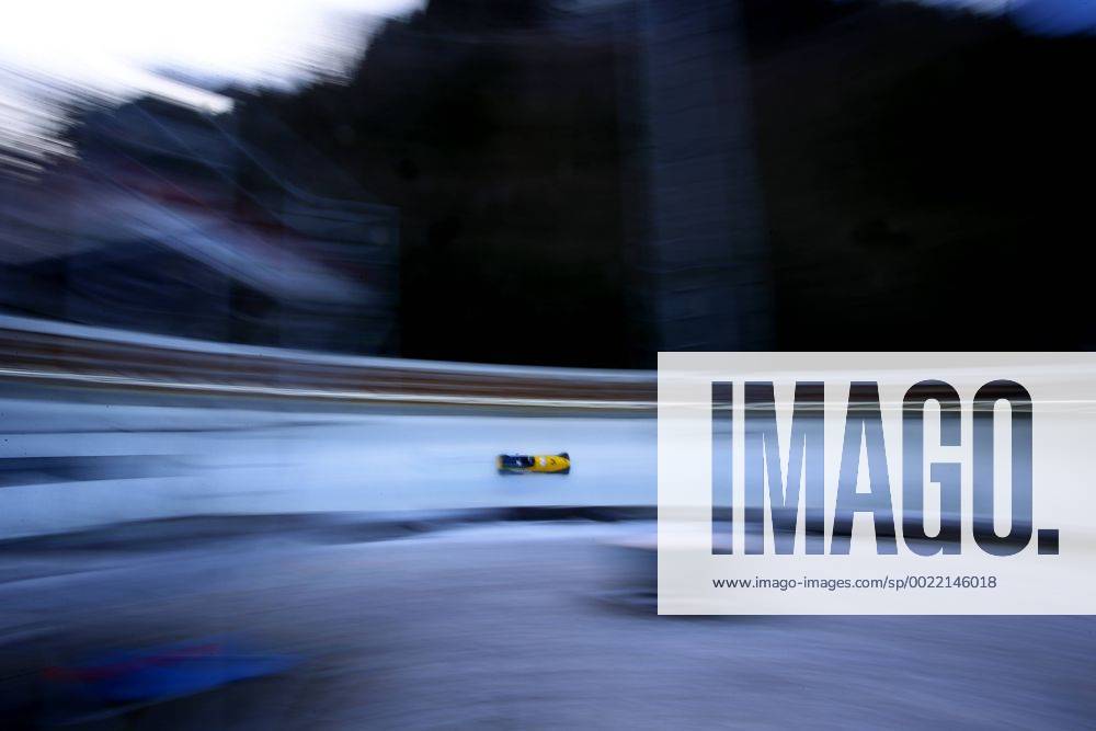 BOBSLEIGH - IBSF WC Koenigssee KUEHTAI,GERMANY,13.DEC.15 - BOBSLEIGH - IBSF World Cup, four-man bob. Image shows a feature. GEPAxpictures Roittner