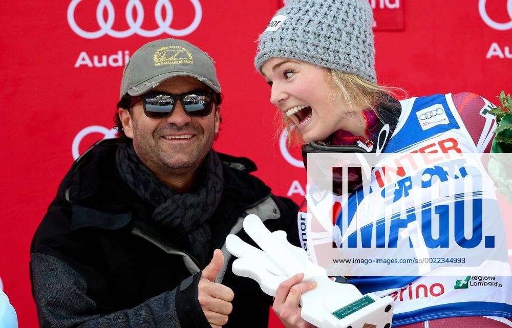 ALPINE SKIING - FIS WC, Santa Caterina SANTA CATERINA,ITALY,05.JAN.16 - ALPINE SKIING - ALPINE SKIING - FIS World Cup, Santa Caterina, slalom, ladies, award ceremony. Image shows Alberto Tomba and the rejoicing of Nina Loeseth (NOR). GEPAxpictures xChristianxWalgram