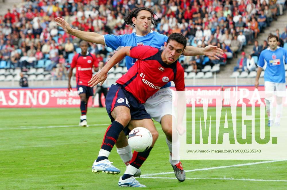 Nicolas Fauvergue (vorn, Lille) gegen Vanco Trajcov (Rabotnicki Skopje) - (pan15527) Fußball EC 1 Herren Champions League Qualifikation 2006 2007, OSC Lille - FK Rabotnicki Kometal Skopje 3:0, Vdig Gruppe Lille Dynamik, Fußball EC 1 Herren Champions League Qualifikation 2006 2007, OSC Lille - FK Rabotnicki Kometal Skopje 3:0, Vdig Gruppe Lille Dynamik,
