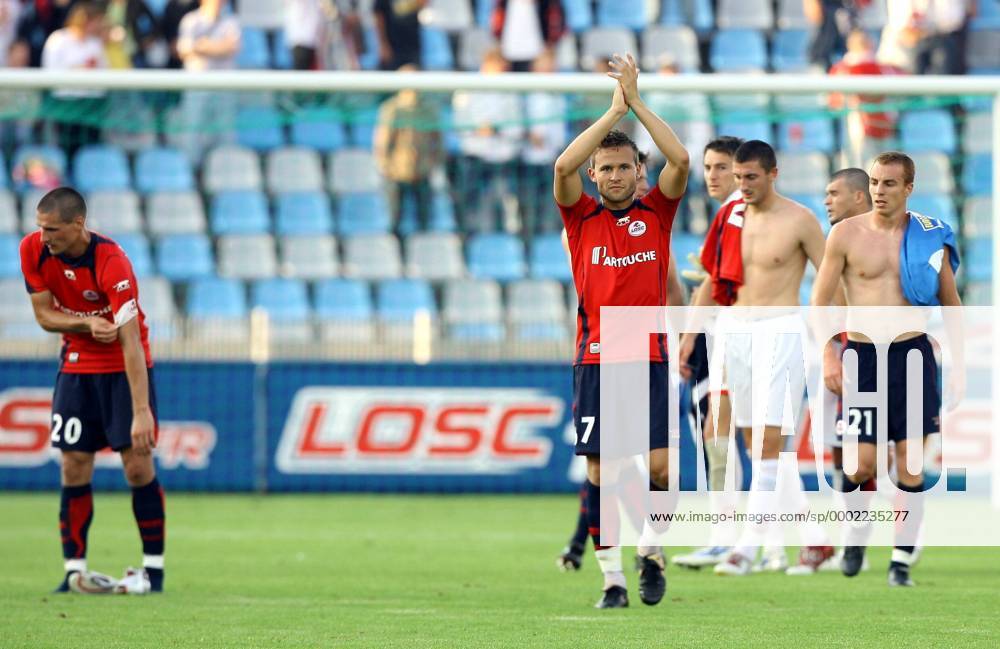 Yohan Cabaye (vorn, Lille) - Schlußjubel - (pan15527) Fußball EC 1 Herren Champions League Qualifikation 2006 2007, OSC Lille, Vdig Gruppe Lille Freude, Fußball EC 1 Herren Champions League Qualifikation 2006 2007, OSC Lille, Vdig Gruppe Lille Freude,