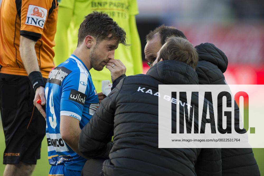 - GENT, BELGIUM: Gent s Brecht Dejaegere receives medical treatment during the Jupiler Pro League match between KAA Gent and RSC Anderlecht, in Gent, Sunday 17 January 2016, on day 22 of the Belgian soccer championship. JASPERxJACOBS x04775370x