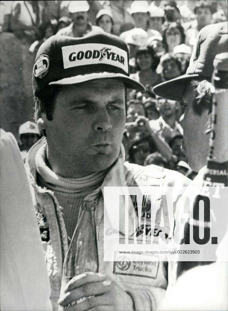 1979 - Alan Jones Driving a Saudia Williams wins the Argentine Grand Prix. Photo shows Alan Jones after winning the Argentine Grand Prix driving a Saudia Williams at Buenos Aires. The first of this years Formula 1 races Car Racing Drag Racing Motorcycle Racing Soap Box Derby - ZUMAk09_