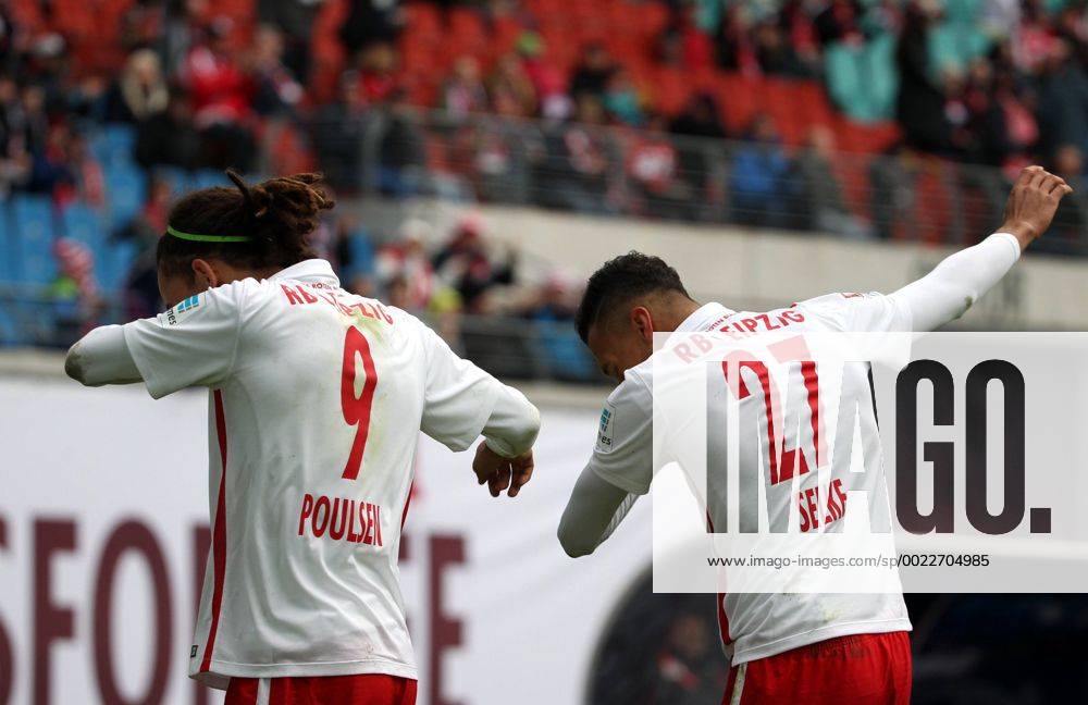 GER, 2. FBL, Testspiel, RasenBallsport Leipzig vs FK Teplice 31.01.16 , Leipzig, Red Bull Arena, GER, 2.FBL, Saison 2015 2016, Testspiel, RasenBallsport Leipzig vs FK Teplice im Bild Torjubel Yussuf Poulsen und Davie Selke (Leipzig) nach dem Tor zum 3:0 durch Yussuf Poulsen
