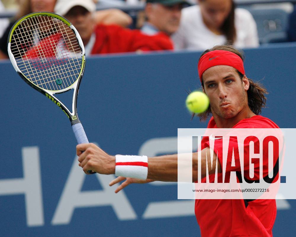 Feliciano Lopez (Spanien) - Rückhand - (nyp20060828203) Tennis Herren US Open 2006, ATP Tour, Grand Slam Einzelbild New York Dynamik, Tennis Herren US Open 2006, ATP Tour, Grand Slam Einzelbild New York Dynamik,