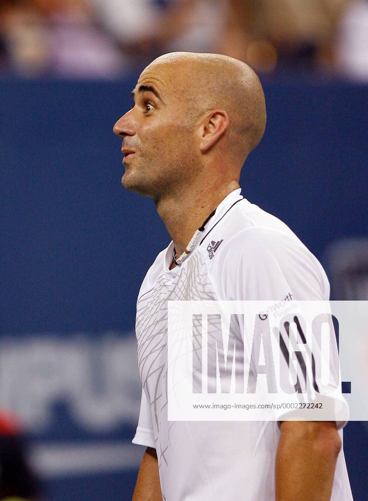 Andre Agassi (USA) verwundert - (nyp20060828222) Tennis Herren US Open 2006, ATP Tour, Grand Slam Einzelbild New York Tennis Herren US Open 2006, ATP Tour, Grand Slam Einzelbild New York