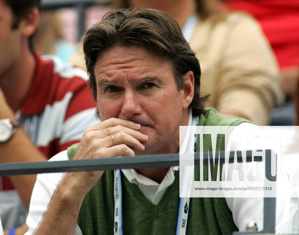 Jimmy Connors, Trainer von Andy Roddick (beide USA), nachdenklich - (nyp2006082848) Tennis Herren US Open 2006, ATP Tour, Grand Slam Einzelbild New York Nachdenklichkeit, Tennis Herren US Open 2006, ATP Tour, Grand Slam Einzelbild New York Nachdenklichkeit,