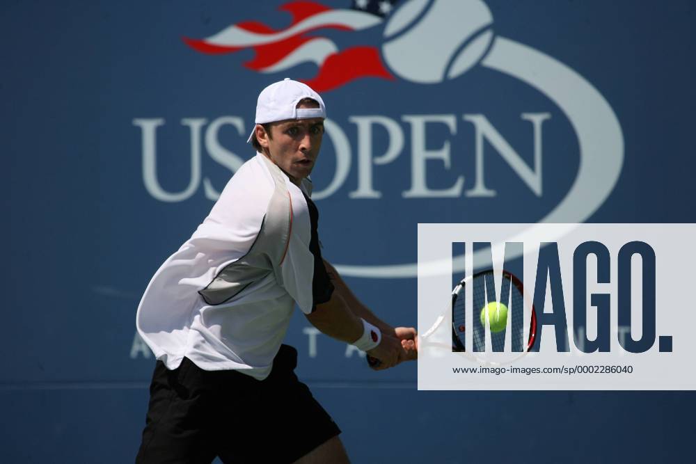 Benjamin Becker (Deutschland) - Rückhand Tennis Herren US Open 2006, Grand Slam, ATP Tour Einzelbild Flushing Meadow, Meadows New York, NY, N Y Tennis Herren US Open 2006, Grand Slam, ATP Tour Einzelbild Flushing Meadow, Meadows New York, NY, N Y