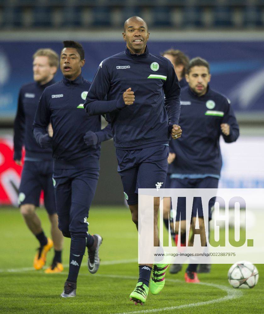 Fußball, Champions League, VfL Wolfsburg Training Wolfsburg s Naldo pictured in action during a training session of German soccer club VfL Wolfsburg, Tuesday 16 February 2016 in Gent. Wolfsburg is preparing for the first leg of the 1 8 finals of the UEFA Champions League competition against Belgian team KAA Gent tomorrow. JASPERxJACOBS x04794191x