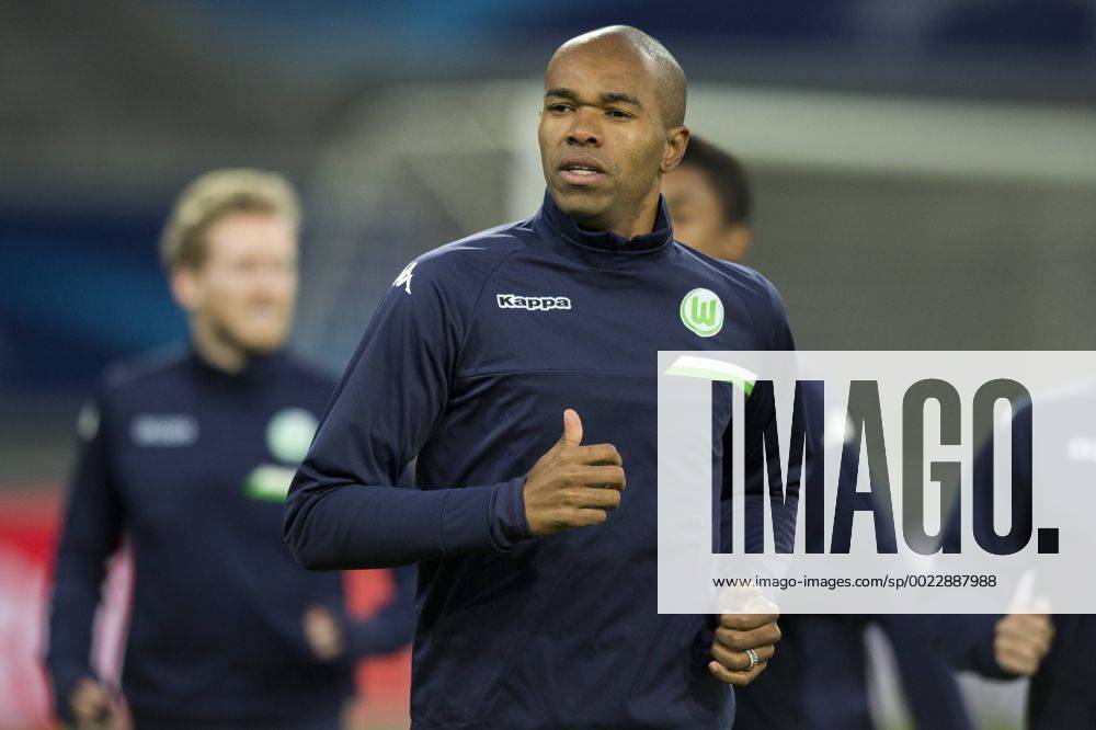 Fußball, Champions League, VfL Wolfsburg Training Wolfsburg s Naldo pictured in action during a training session of German soccer club VfL Wolfsburg, Tuesday 16 February 2016 in Gent. Wolfsburg is preparing for the first leg of the 1 8 finals of the UEFA Champions League competition against Belgian team KAA Gent tomorrow. JASPERxJACOBS x04794188x