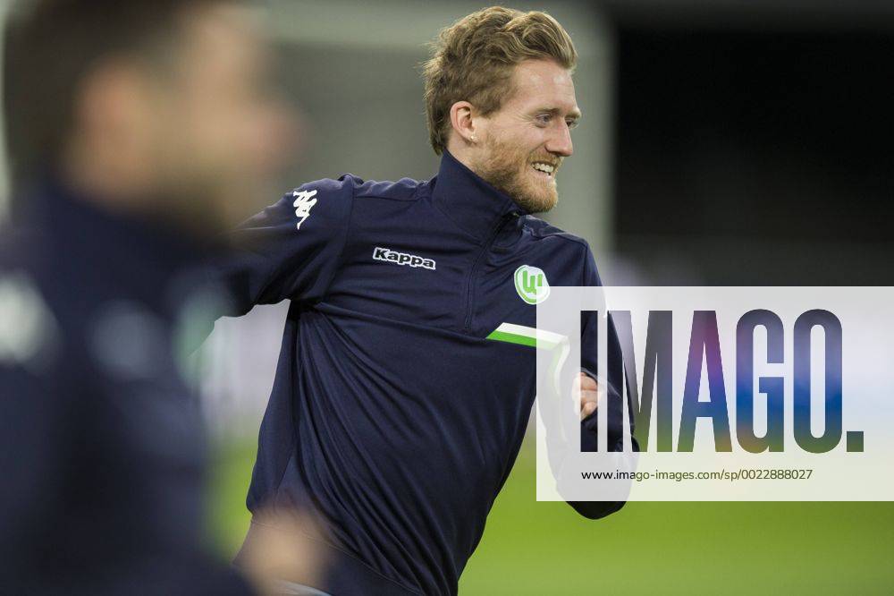 Fußball, Champions League, VfL Wolfsburg Training Wolfsburg s Andre Schurrle pictured in action during a training session of German soccer club VfL Wolfsburg, Tuesday 16 February 2016 in Gent. Wolfsburg is preparing for the first leg of the 1 8 finals of the UEFA Champions League competition against Belgian team KAA Gent tomorrow. JASPERxJACOBS x04794187x