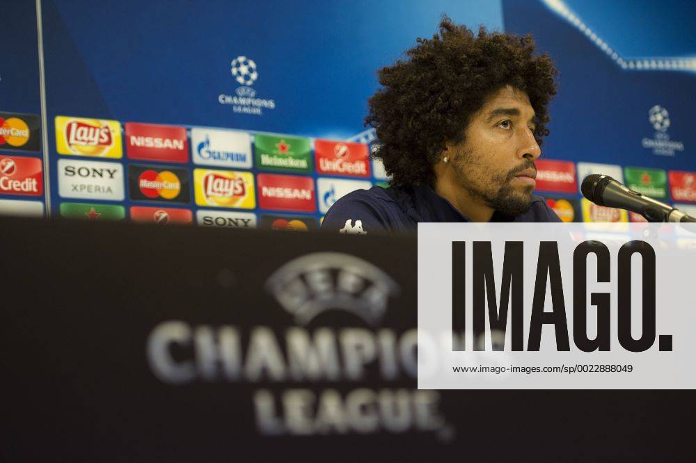 Fußball, Champions League, VfL Wolfsburg PK Wolfsburg Brazilian player Bonfim Costa Dante pictured at a press conference PK Pressekonferenz of German soccer club VfL Wolfsburg, Tuesday 16 February 2016 in Gent. Wolfsburg is preparing for the first leg of the 1 8 finals of the UEFA Champions League competition against Belgian team KAA Gent tomorrow. JASPERxJACOBS x04794205x