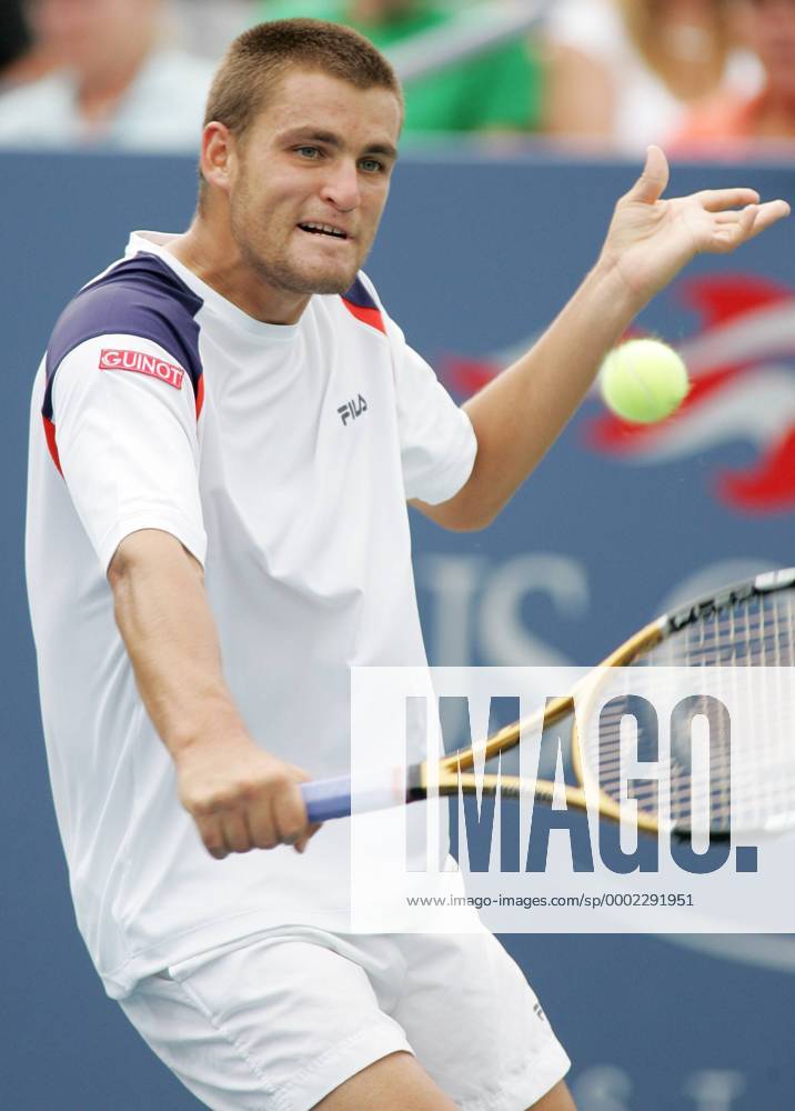 Mikhail Youzhny (Rußland) - Rückhandvolley - (NYP2006090649) Tennis Herren US Open 2006, Grand Slam, ATP Tour Einzelbild Flushing Meadow, Meadows New York, NY, N Y Dynamik, Tennis Herren US Open 2006, Grand Slam, ATP Tour Einzelbild Flushing Meadow, Meadows New York, NY, N Y Dynamik,
