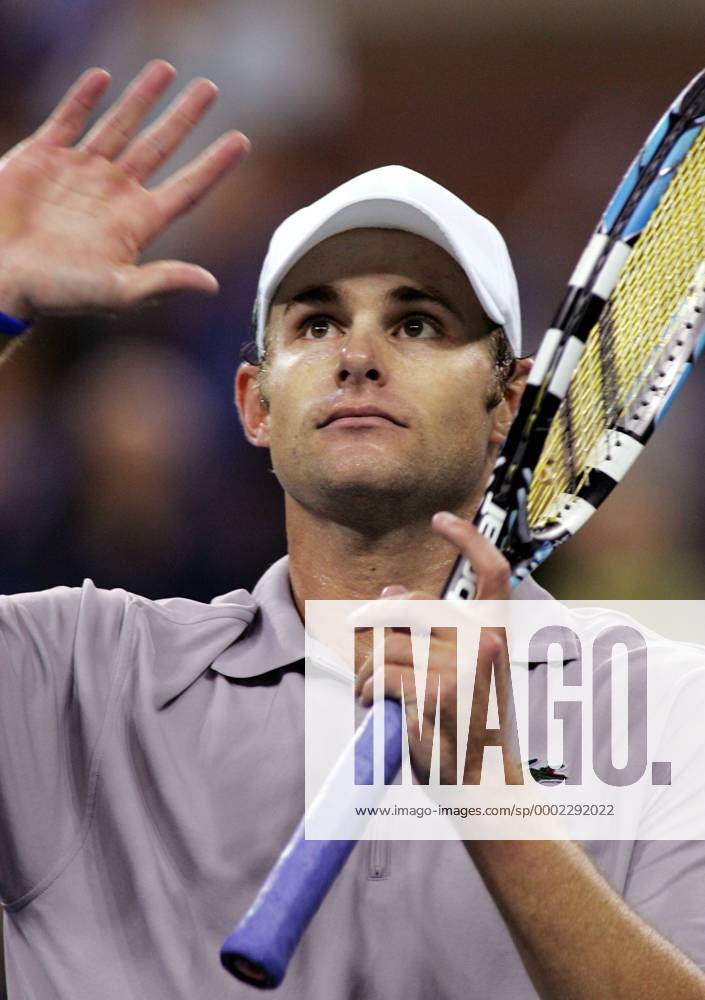 Andy Roddick (USA) bedankt sich bei den Anhängern - (NYP2006090669) Tennis Herren US Open 2006, Grand Slam, ATP Tour Einzelbild Flushing Meadow, Meadows New York, NY, N Y Tennis Herren US Open 2006, Grand Slam, ATP Tour Einzelbild Flushing Meadow, Meadows New York, NY, N Y