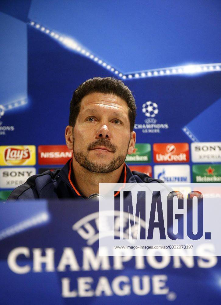 Fußball, Champions League, Atletico Madrid PK Coach Diego Simeone of Atletico Madrid during a press conference PK Pressekonferenz of Atletico Madrid prior to the Europa League match against PSV Eindhoven on February 23, 2016 at the Philips stadium in Eindhoven, The Netherlands. Atletico Madrid UEFA Europa League 2015 2016 JeroenxPutmansxIVx 5030080
