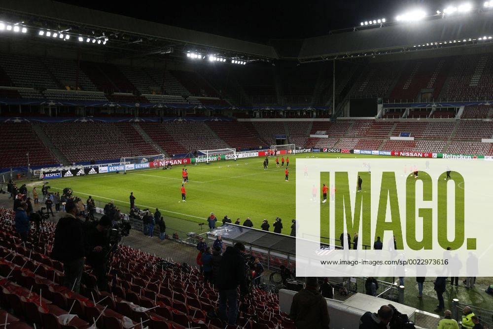 Fußball, Champions League, Atletico Madrid Training during a training session of Atletico Madrid prior to the Europa League match against PSV Eindhoven on February 23, 2016 at the Philips stadium in Eindhoven, The Netherlands. Atletico Madrid UEFA Europa League 2015 2016 JeroenxPutmansxIVx 5030198