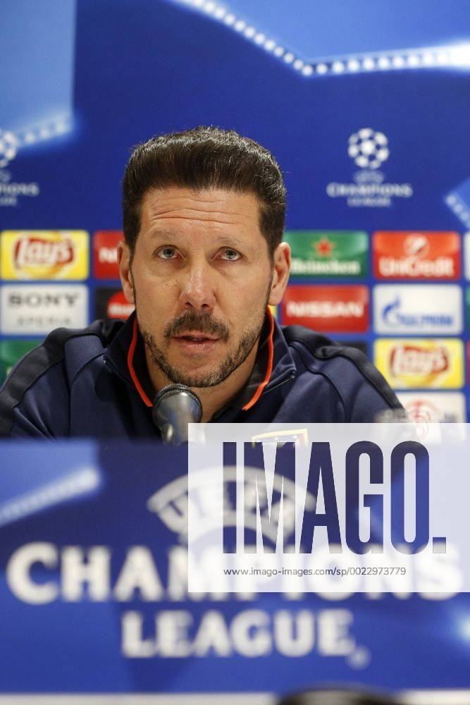 Fußball, Champions League, Atletico Madrid PK Coach Diego Simeone of Atletico Madrid during a press conference PK Pressekonferenz of Atletico Madrid prior to the Europa League match against PSV Eindhoven on February 23, 2016 at the Philips stadium in Eindhoven, The Netherlands. Atletico Madrid UEFA Europa League 2015 2016 JeroenxPutmansxIVx 5030213