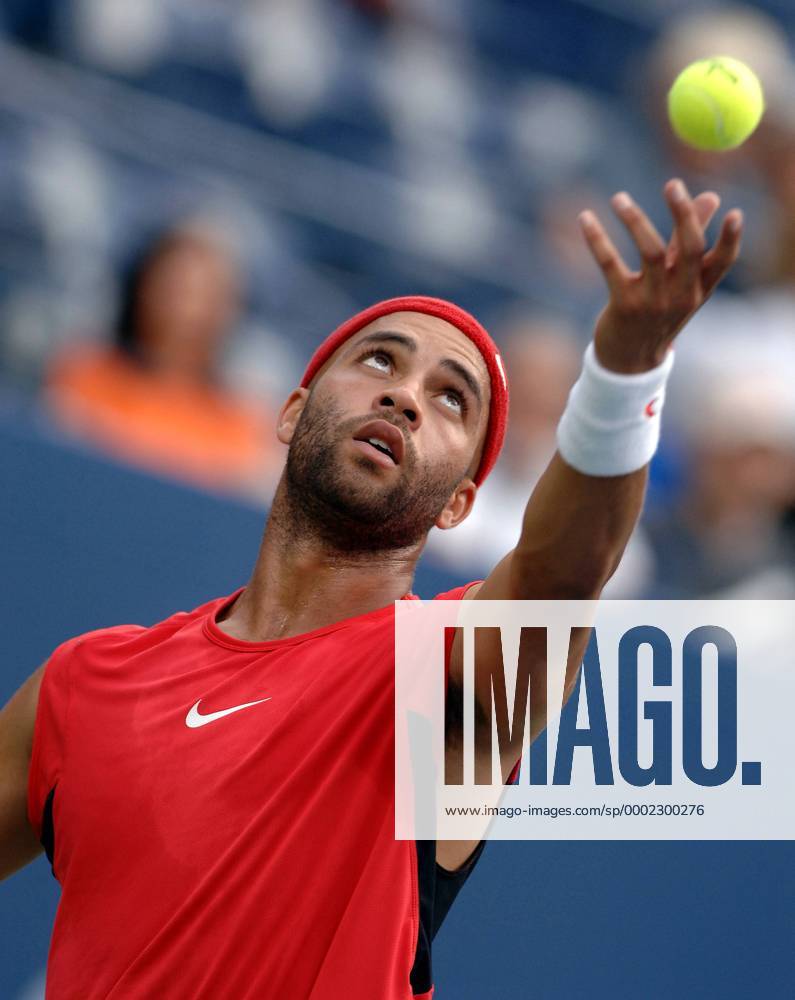 James Blake (USA) - Aufschlag Tennis Herren US Open 2006, Grand Slam, ATP Tour, Einzelbild New York, NY, N.Y. Tennis Herren US Open 2006, Grand Slam, ATP Tour, Einzelbild New York, NY, N.Y.