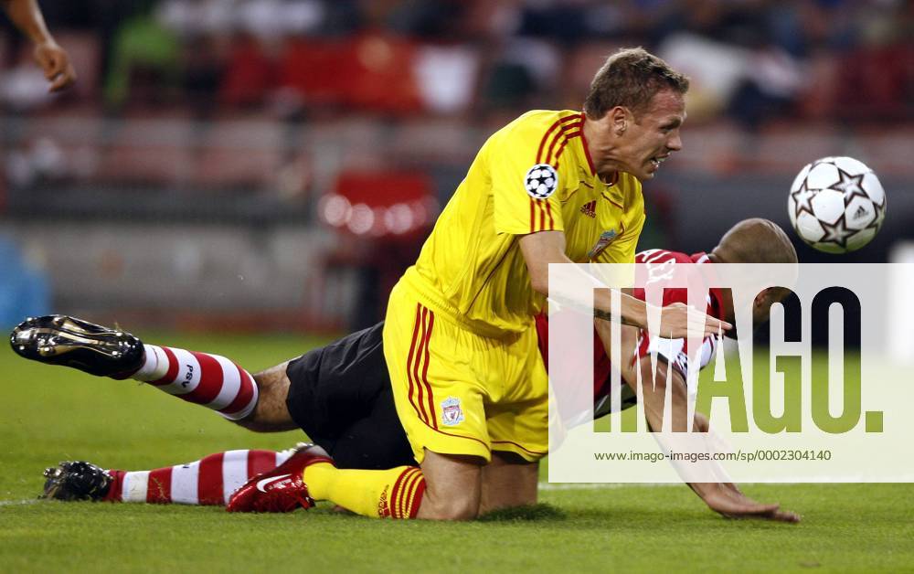 Craig Bellamy (Liverpool, vorn) gegen Alex (Eindhoven) - . Fußball EC 1 Herren Champions League 2006 2007, PSV Eindhoven - FC Liverpool 0:0 Gruppe Eindhoven Dynamik, Kampf, Fußball EC 1 Herren Champions League 2006 2007, PSV Eindhoven - FC Liverpool 0:0 Gruppe Eindhoven Dynamik, Kampf,