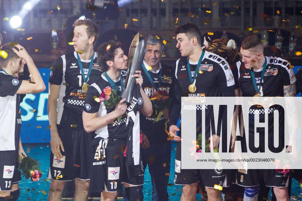 Mannheim Jubel Berlin; Volleyball DVV-Pokalfinale 2016, SAP-Arena, Mannheim Deutschland, 20160228; Finale Herren: TV Ingersoll Buehl vs Berlin Recycling Volleys