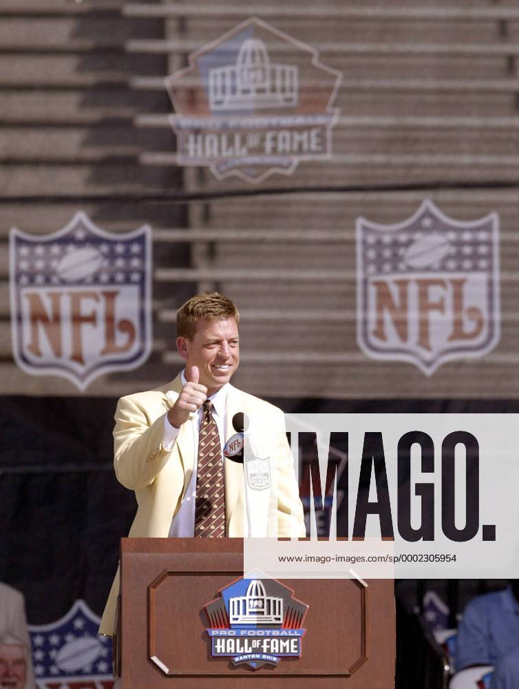 Troy Aikman (Ex Dallas Cowboys Quarterback) - thumbs up während der Induction Ceremony der Hall of Fame - (Icon75231304) American Football Herren NFL 2006, Hall of Fame, Induction, Inductee, Famer, HOF Einzelbild Canton Ohio Freude, American Football Herren NFL 2006, Hall of Fame, Induction, Inductee, Famer, HOF Einzelbild Canton Ohio Freude,