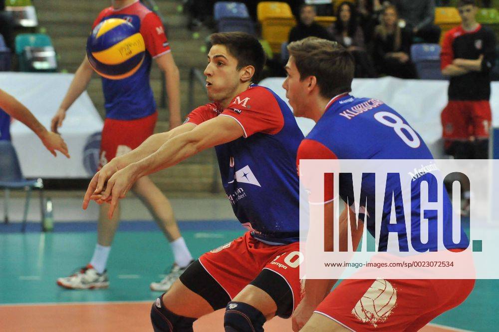 Volleyball 1.Bundesliga, United Volleys - TSV Herrsching, v.l. Moritz Reichert (United Volleys) , Jan Kobucar (United Volleys) ,