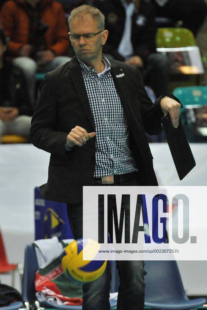 Volleyball 1.Bundesliga, United Volleys - TSV Herrsching, v.l. Trainer Michael Warm (United Volleys) ,