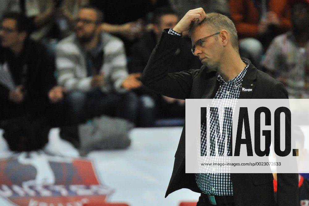 Volleyball 1.Bundesliga, United Volleys - TSV Herrsching, v.l. Trainer Michael Warm (United Volleys) ,